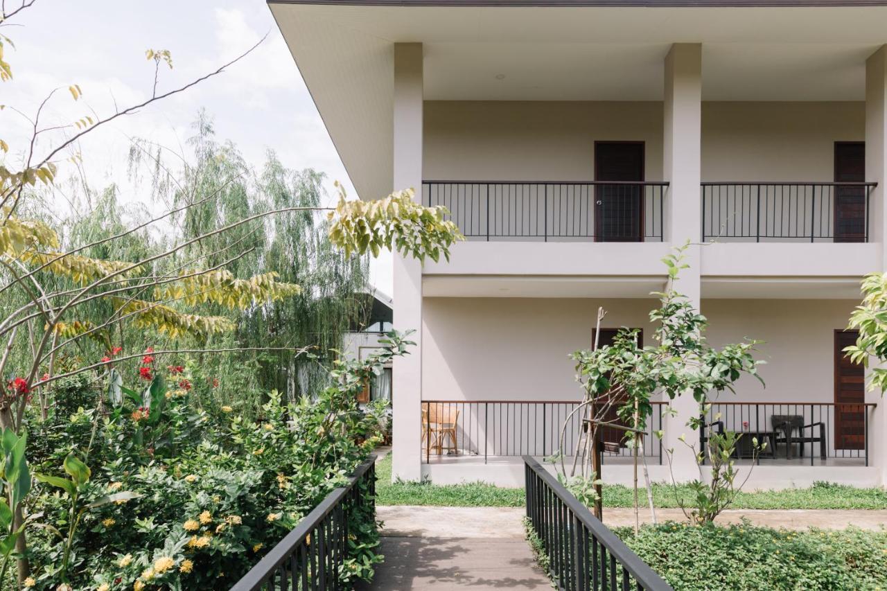 Ploen Pirom Otel Bangkok Dış mekan fotoğraf