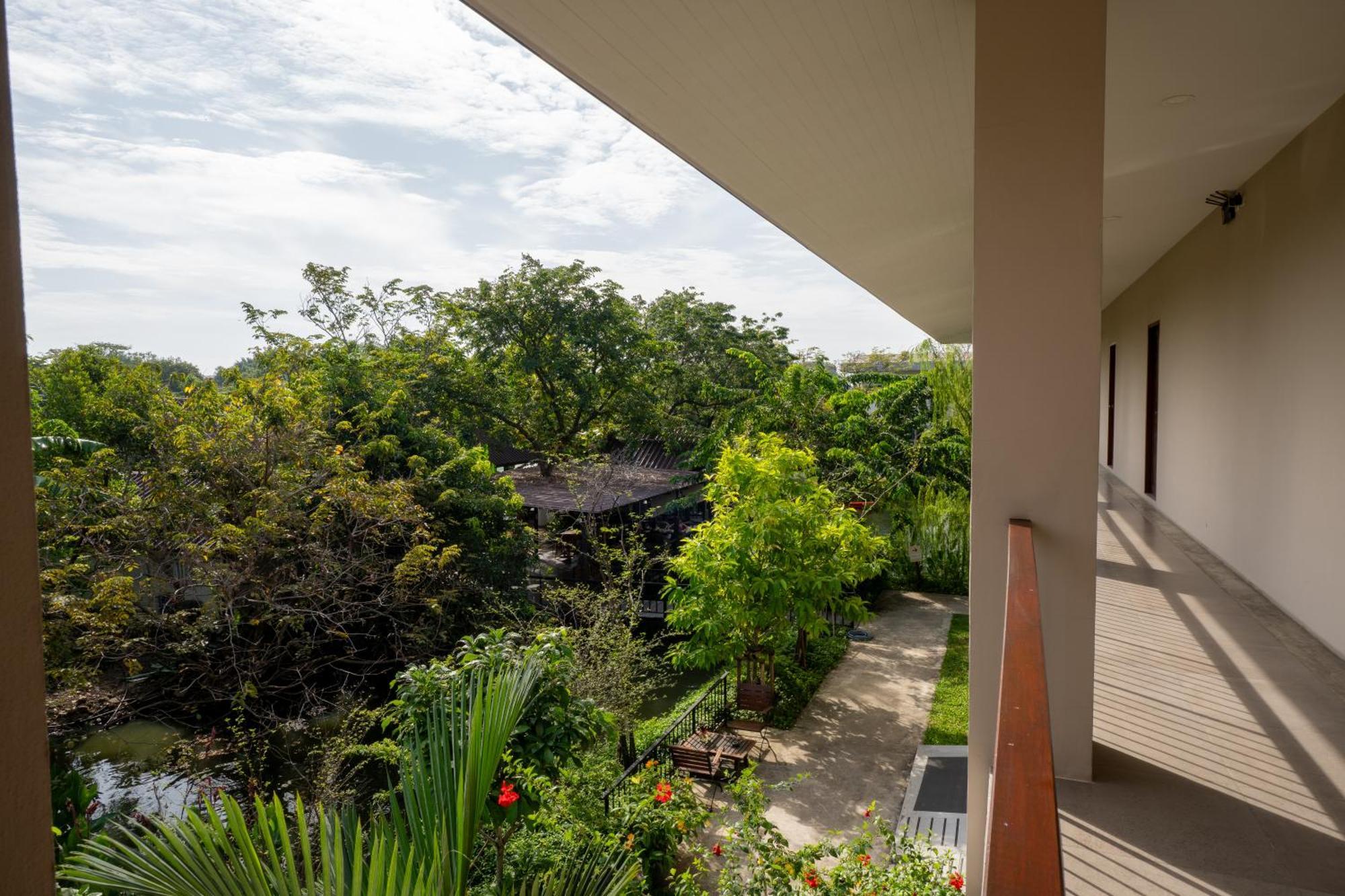 Ploen Pirom Otel Bangkok Dış mekan fotoğraf