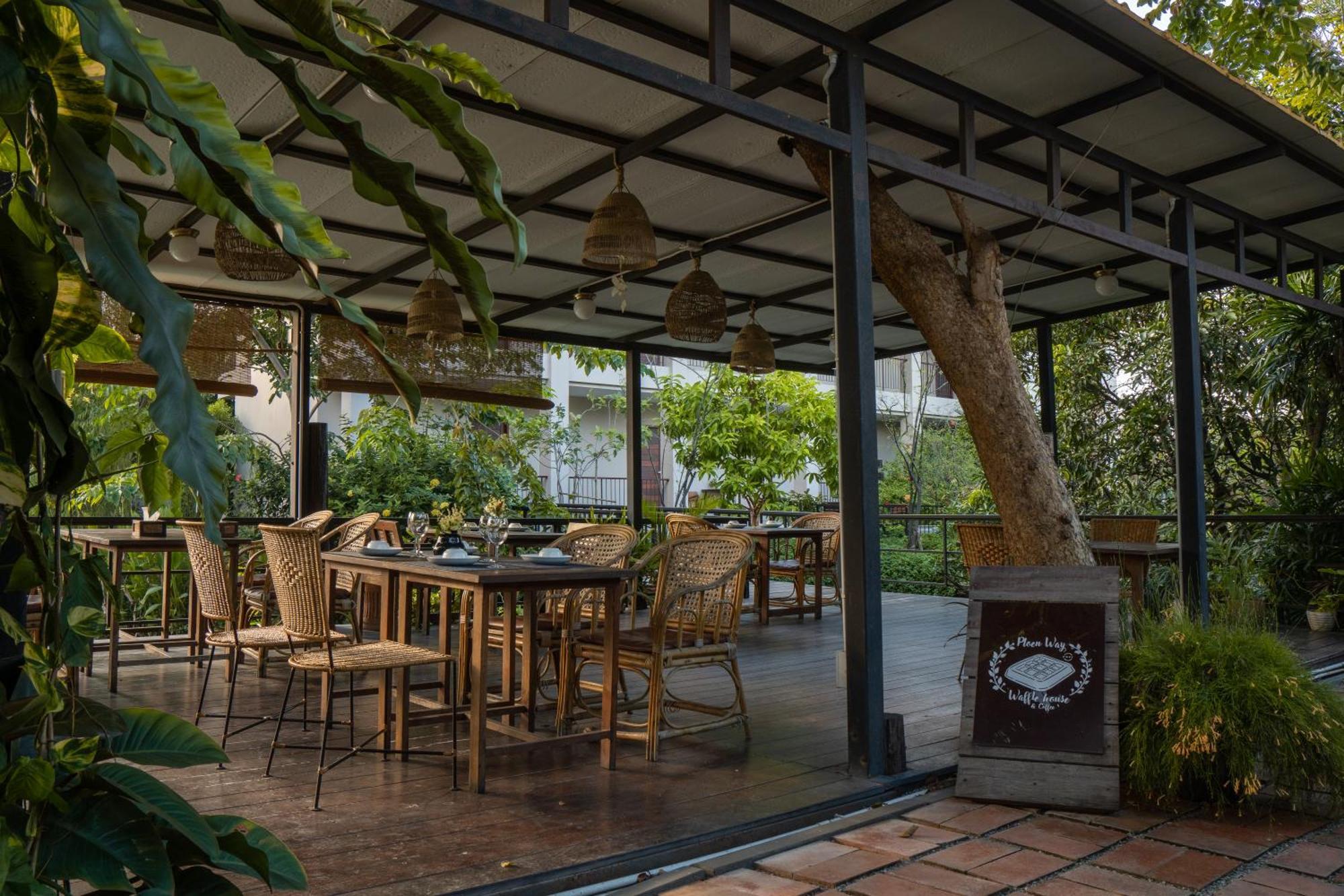 Ploen Pirom Otel Bangkok Dış mekan fotoğraf