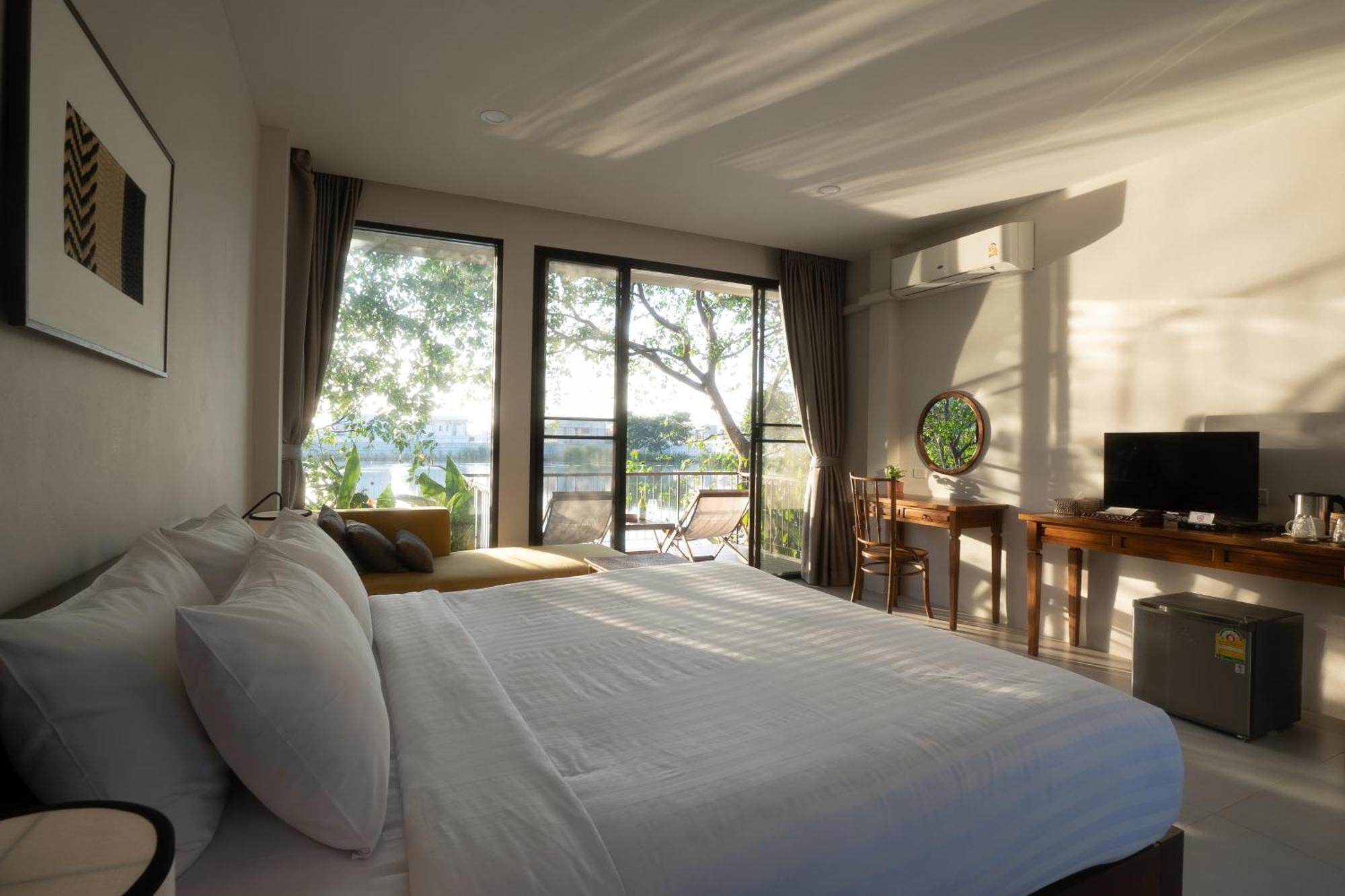 Ploen Pirom Otel Bangkok Dış mekan fotoğraf
