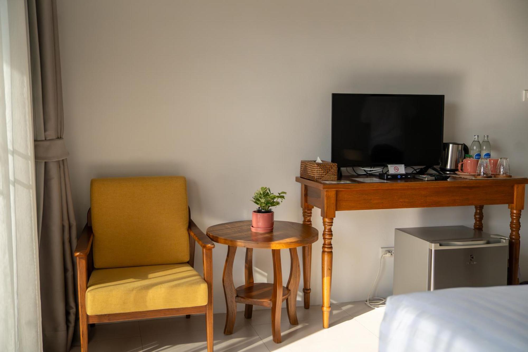 Ploen Pirom Otel Bangkok Dış mekan fotoğraf