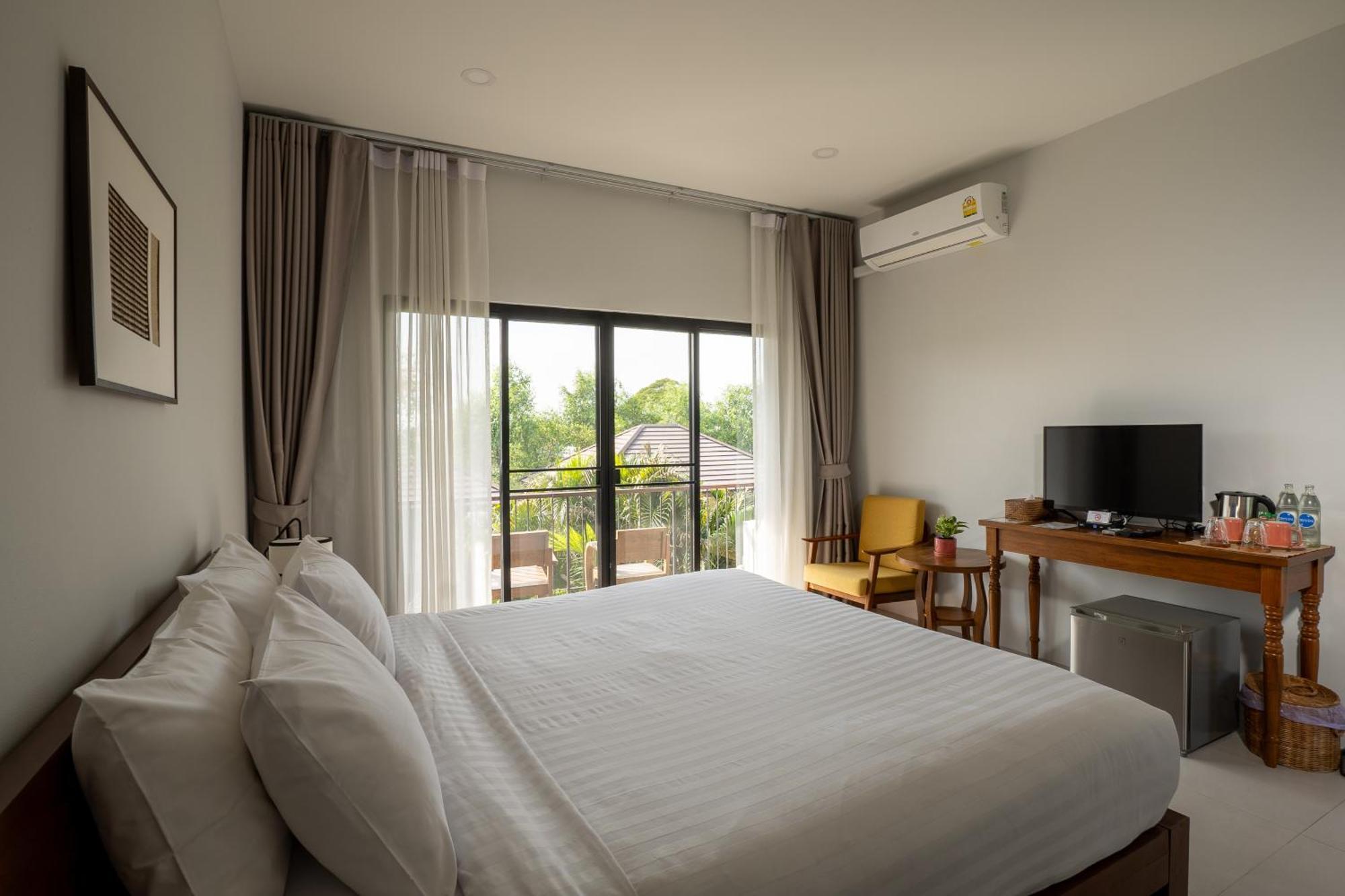 Ploen Pirom Otel Bangkok Dış mekan fotoğraf