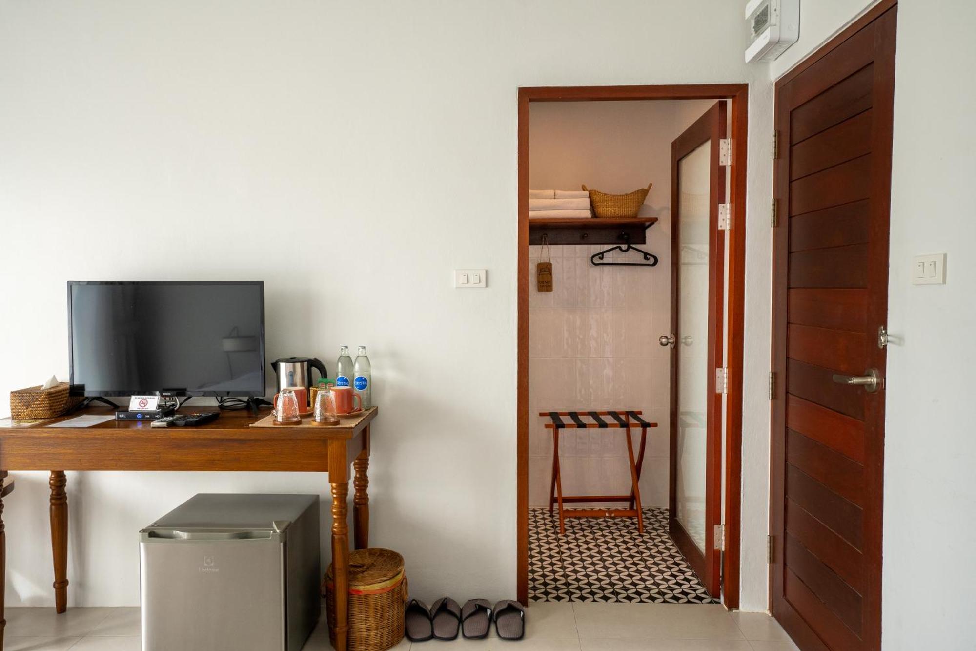 Ploen Pirom Otel Bangkok Dış mekan fotoğraf